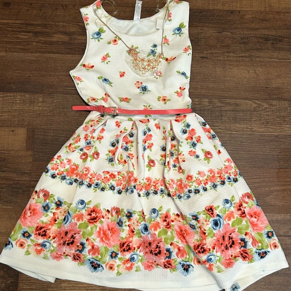 Beautees Other - Beautees Floral Dress with Pink Accents Kid Size 8